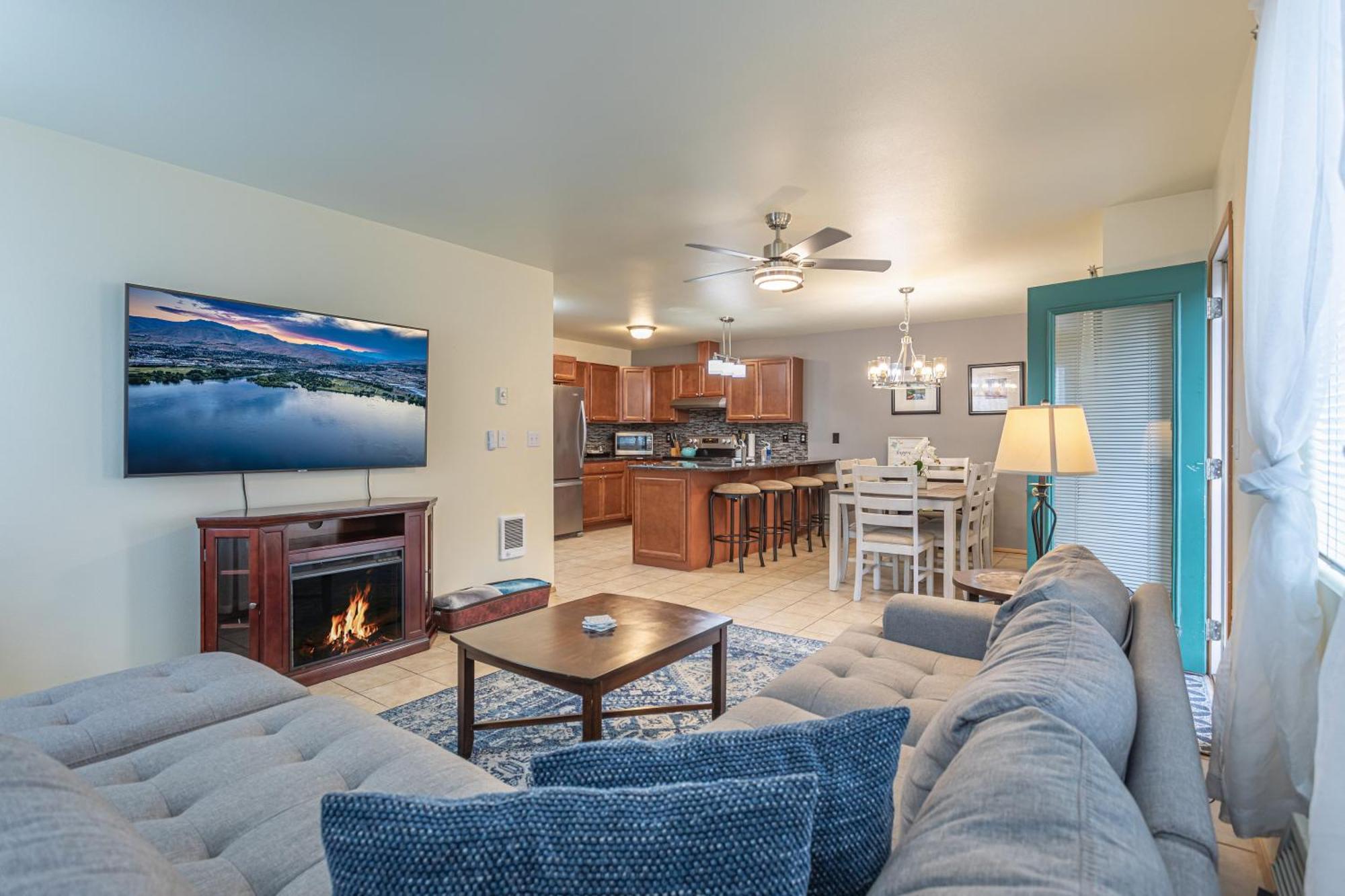 Walk To Downtown Leavenworth * Sleeps 6 + Pets * Ground Level Gem! 아파트 외부 사진