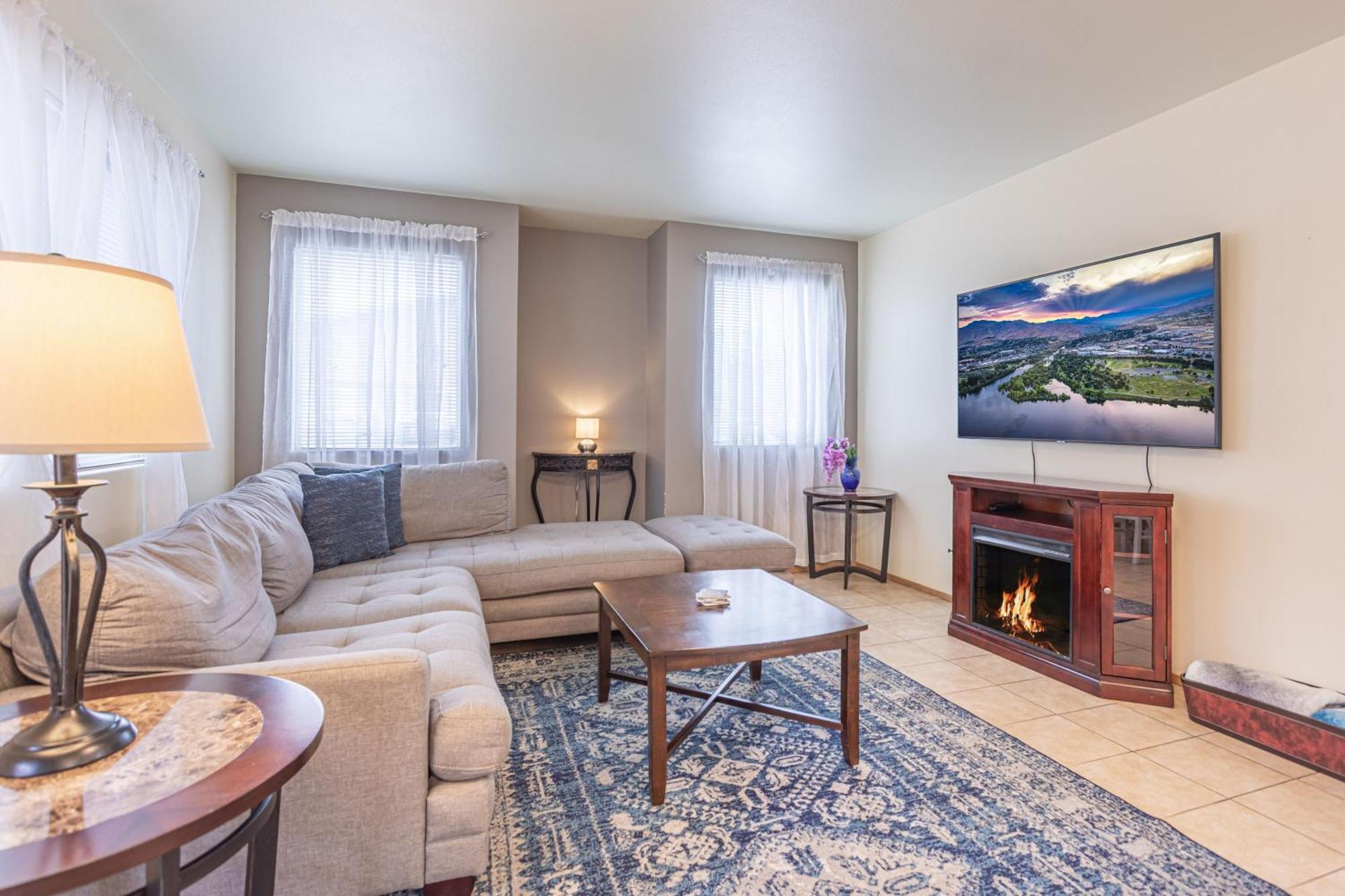 Walk To Downtown Leavenworth * Sleeps 6 + Pets * Ground Level Gem! 아파트 외부 사진