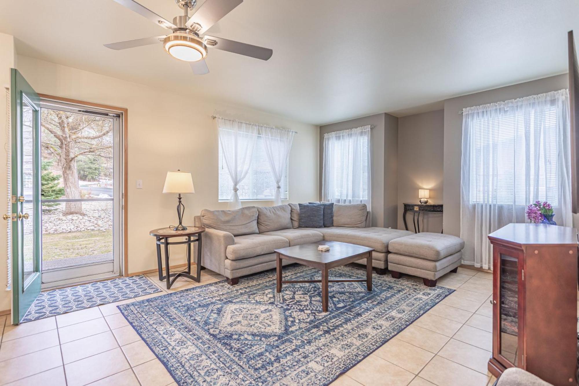 Walk To Downtown Leavenworth * Sleeps 6 + Pets * Ground Level Gem! 아파트 외부 사진